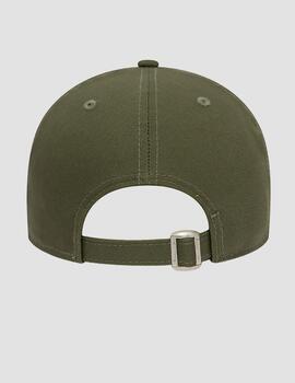 Gorra New Era 9FORTY verde logo metálico ajustable